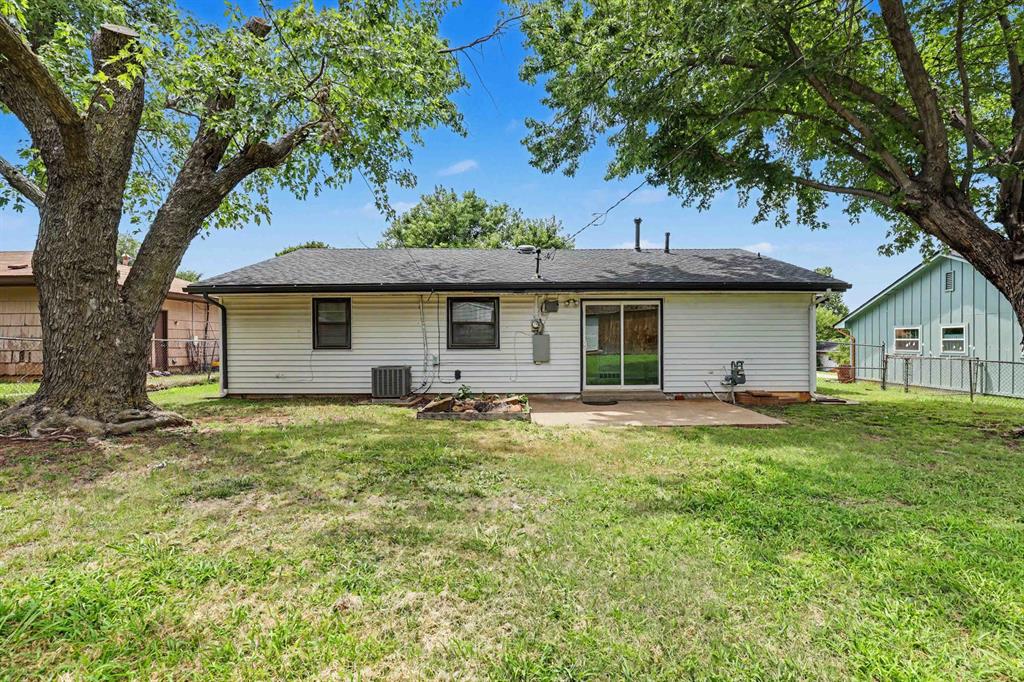 1724 Serenade Drive Property Photo 17