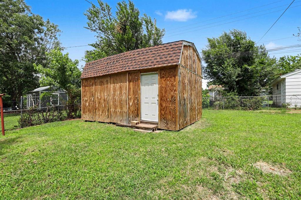 1724 Serenade Drive Property Photo 19