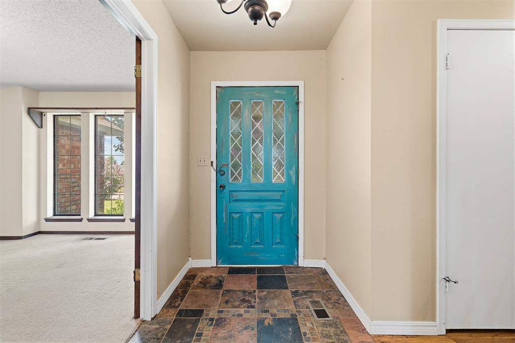 1218 Ridgewood Drive Property Photo 3