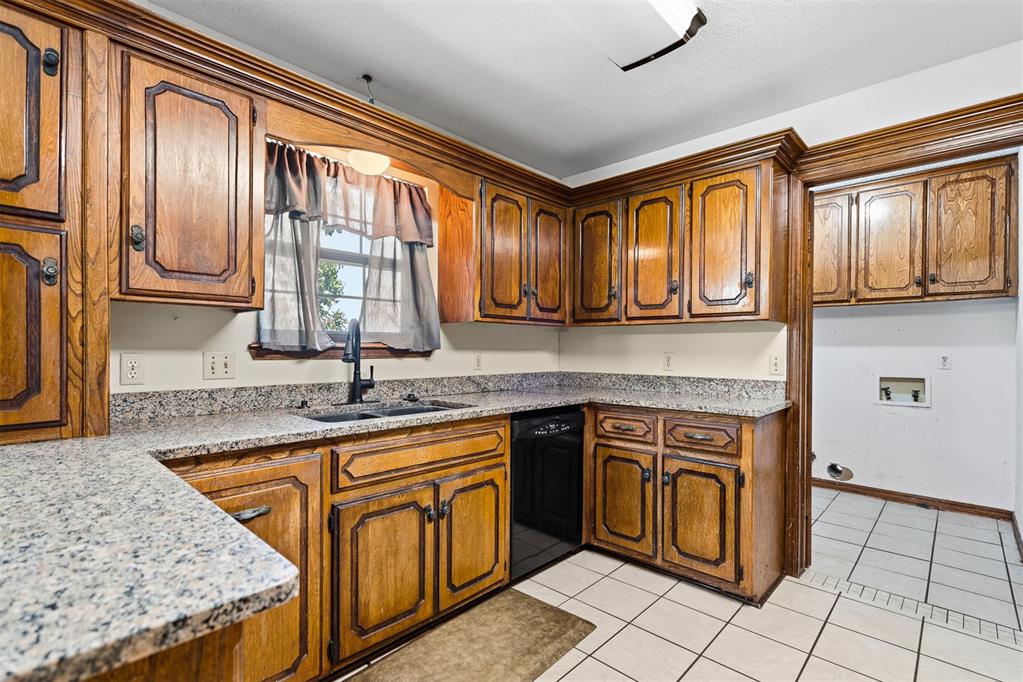 1218 Ridgewood Drive Property Photo 9