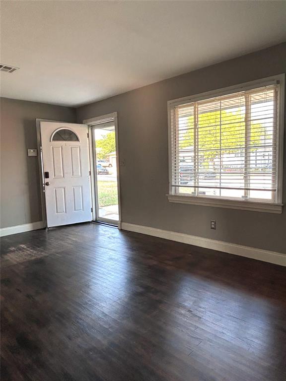 4021 N Sterling Avenue Property Photo 5