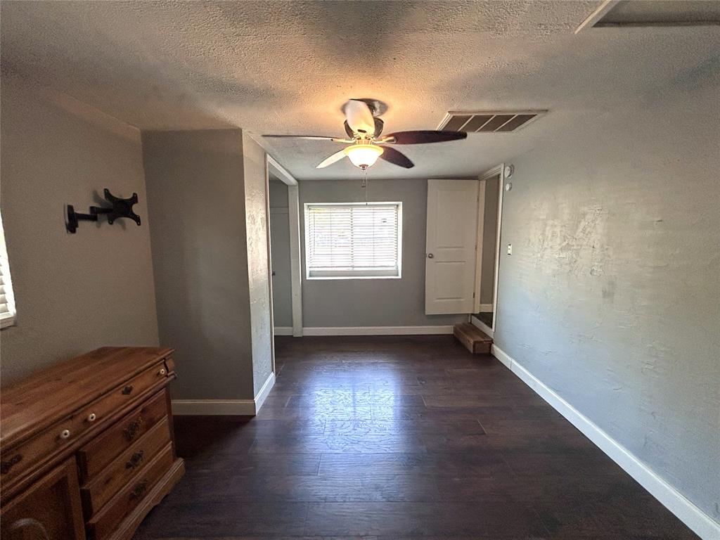 4021 N Sterling Avenue Property Photo 11
