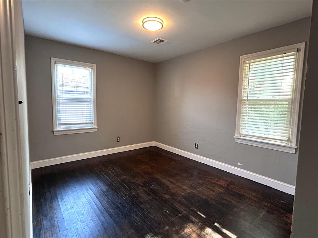 4021 N Sterling Avenue Property Photo 13