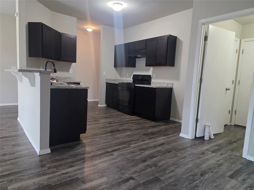 2928 Westbrook Street Property Photo 5