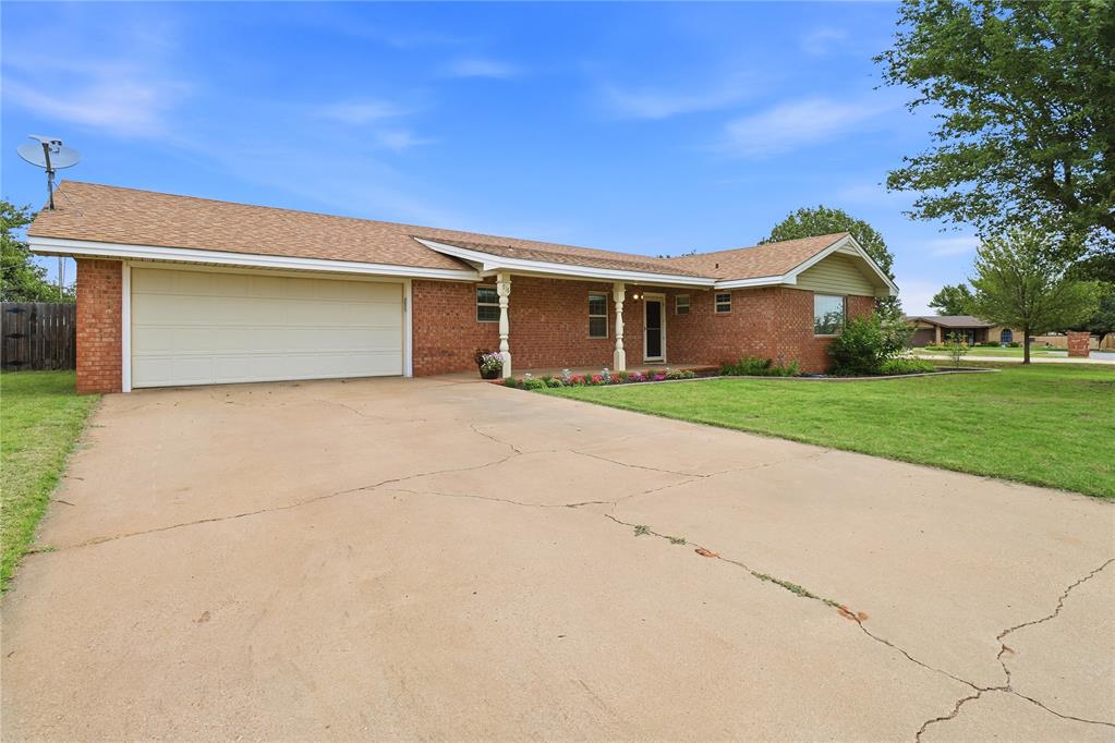 716 N Stadium Drive Property Photo 3