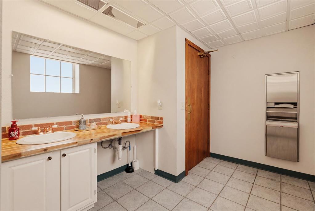 218 W Main Street Property Photo 32