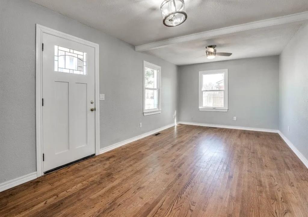 228 W Fairchild Property Photo 3