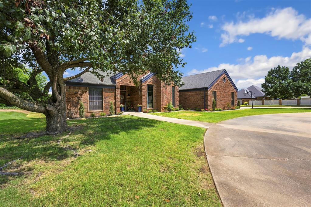 1316 Windsor Place Property Photo 1