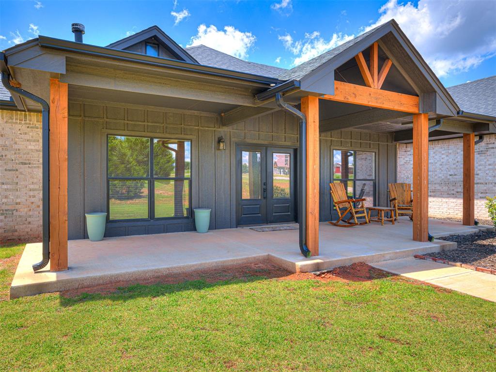 20181 Wolf Creek Drive Property Photo 2