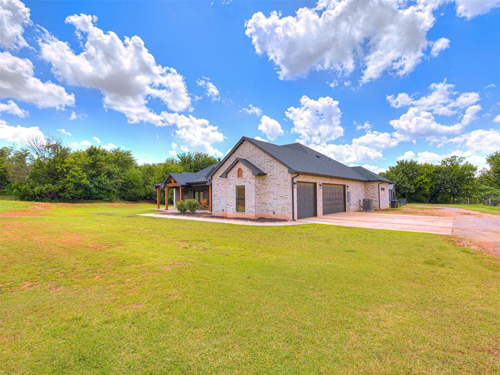 20181 Wolf Creek Drive Property Photo 43