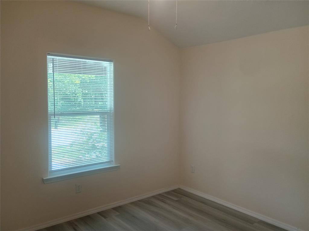 709 E Main Street Property Photo 9