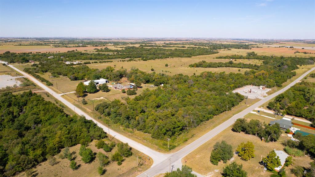 Ne Hefner Road Property Photo 3