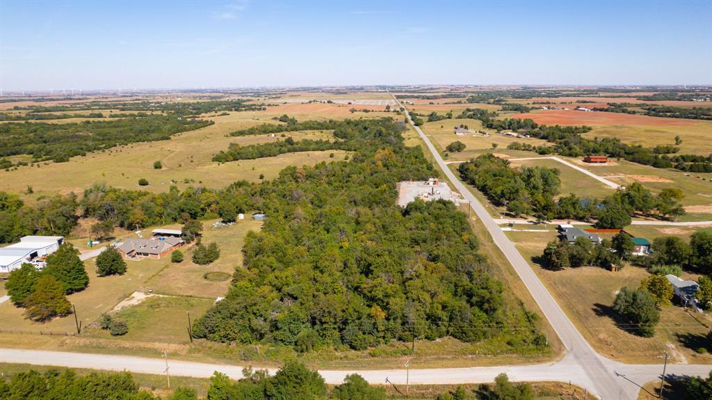 Ne Hefner Road Property Photo 4