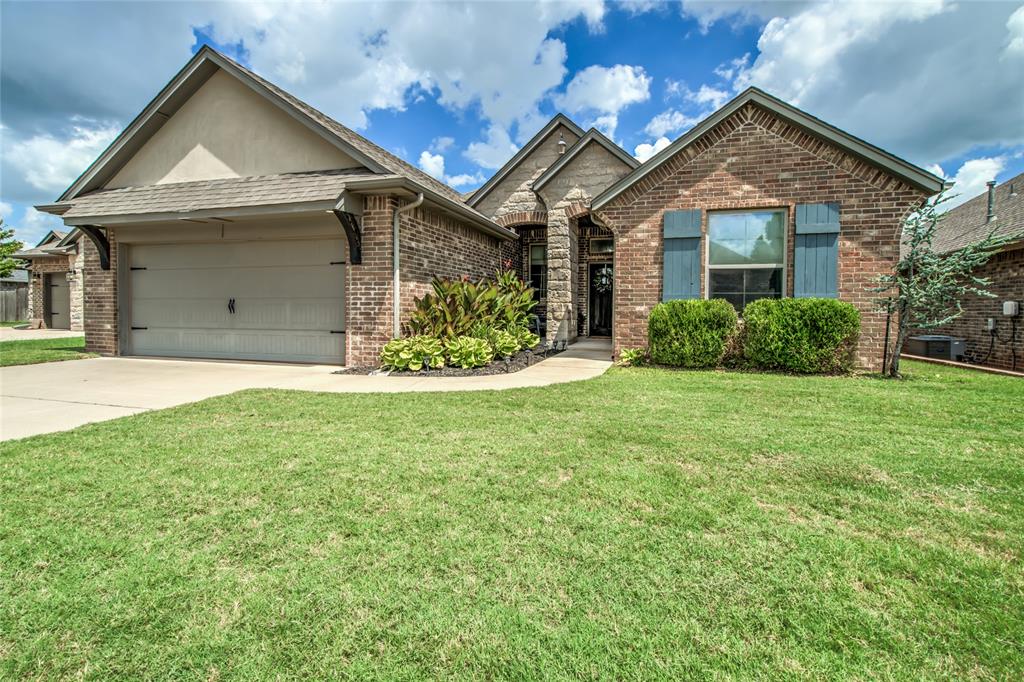905 NW 189th Circle Property Photo 1