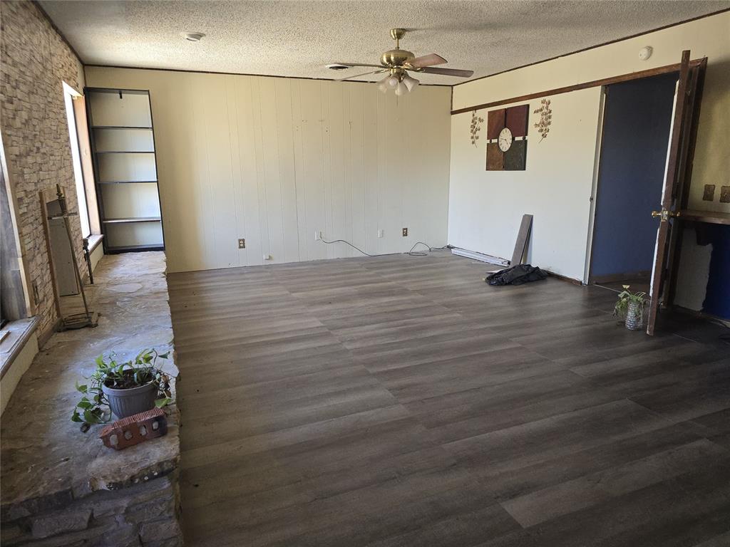 321 Sunnybrook Drive Property Photo 4