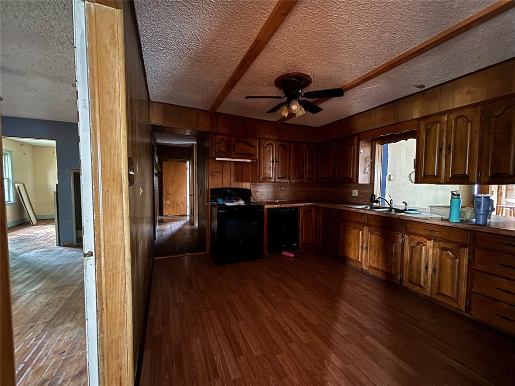 321 Sunnybrook Drive Property Photo 6