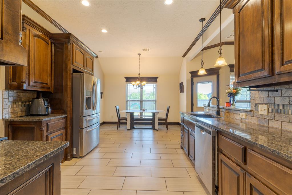 1605 Ne White Rock Drive Property Photo 10