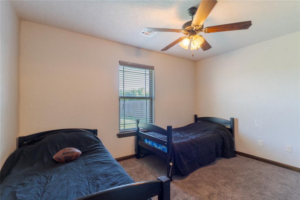 1605 Ne White Rock Drive Property Photo 17