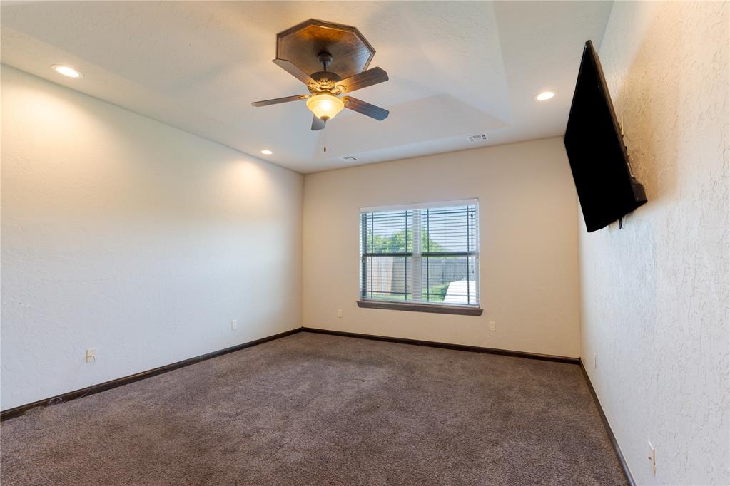 1605 Ne White Rock Drive Property Photo 19