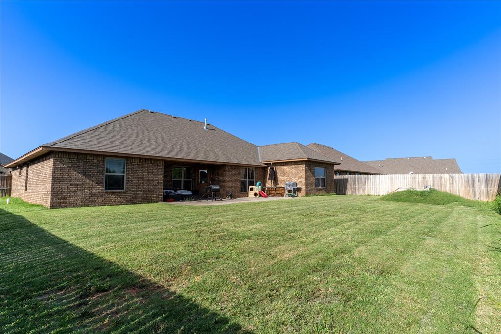 1605 Ne White Rock Drive Property Photo 24
