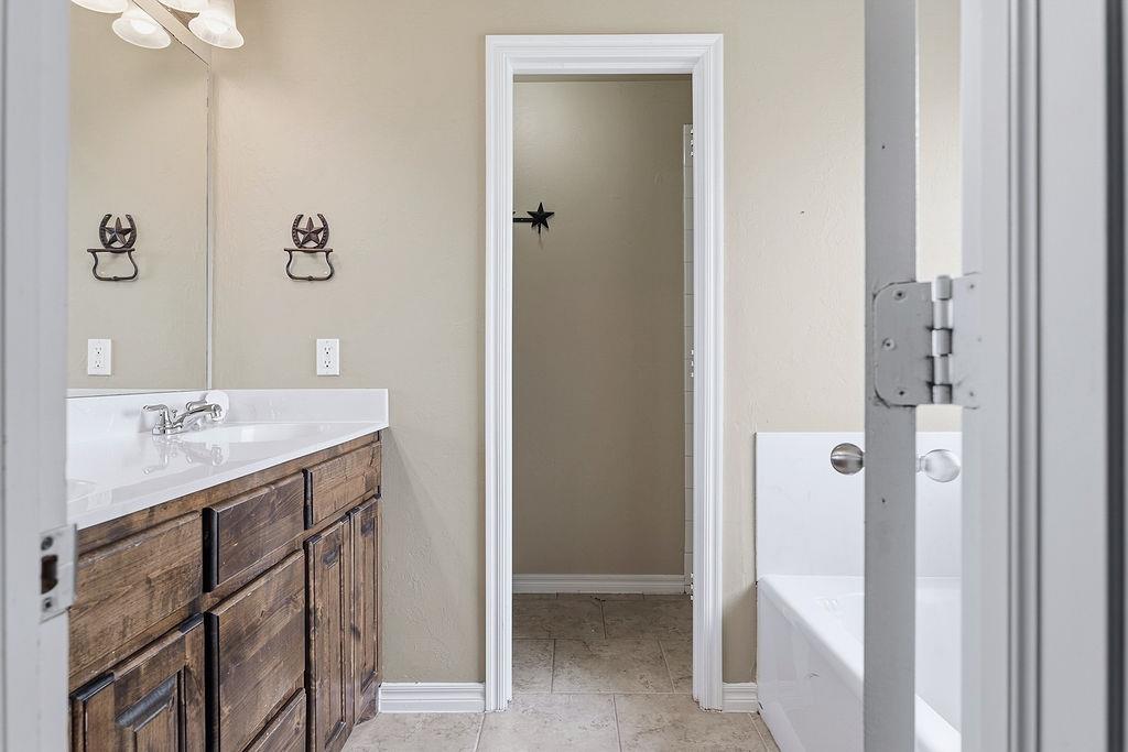 224 Comanche Property Photo 29