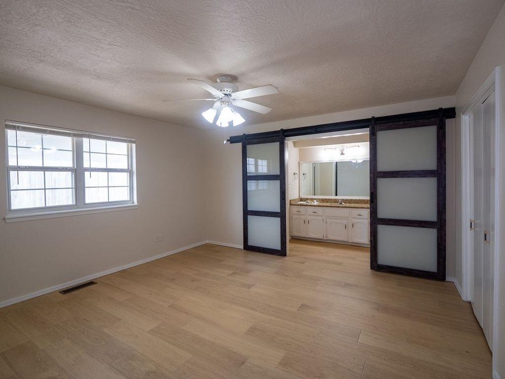 1238307 Property Photo 21