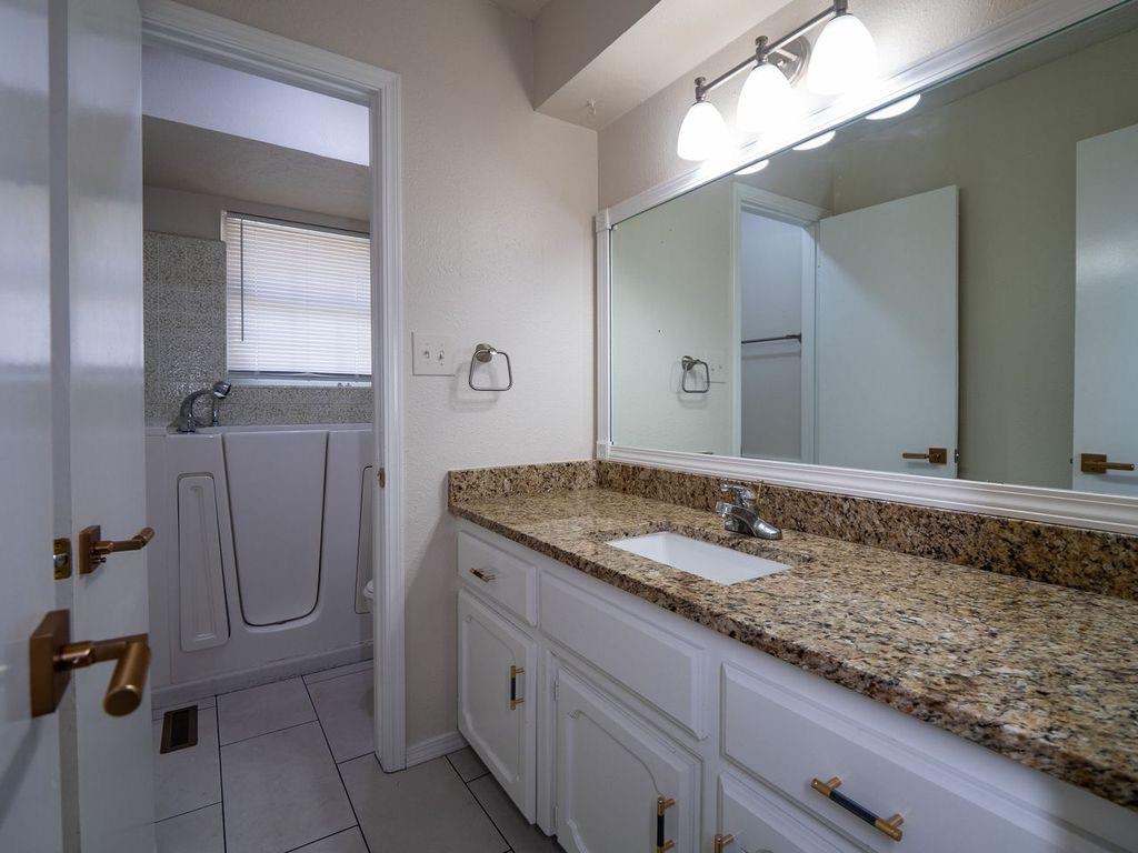 1238307 Property Photo 29