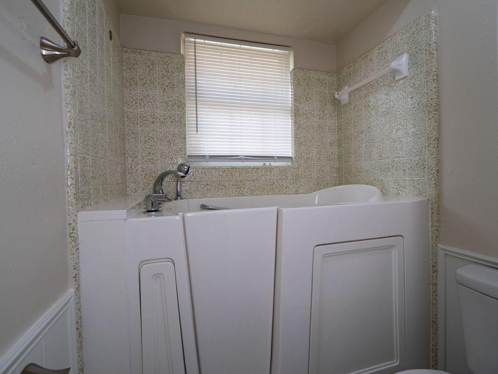 1238307 Property Photo 30