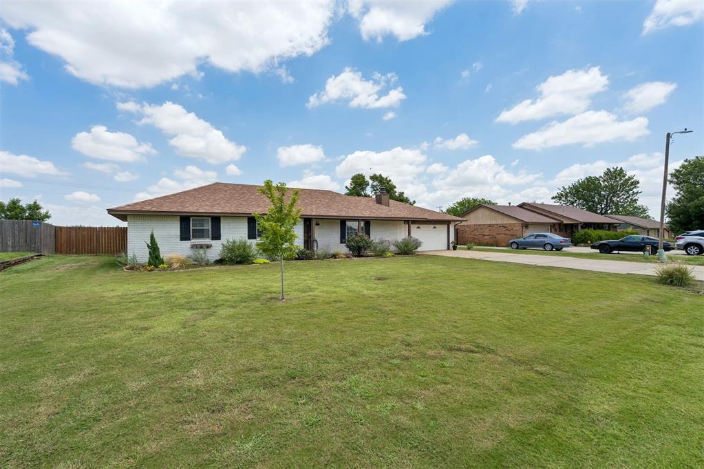 2111 Van Buren Avenue Property Photo 2