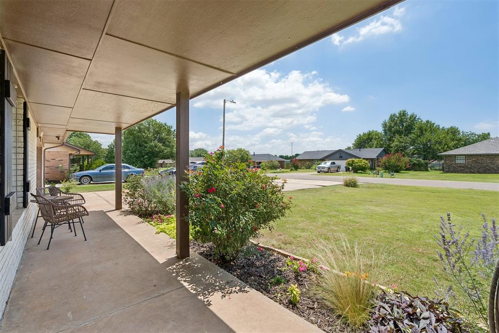 2111 Van Buren Avenue Property Photo 6