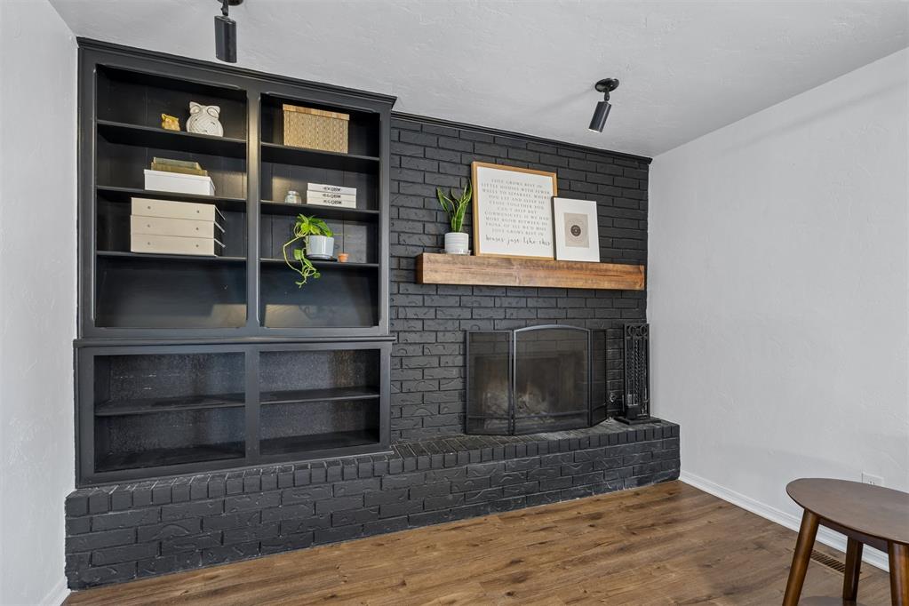 2111 Van Buren Avenue Property Photo 8