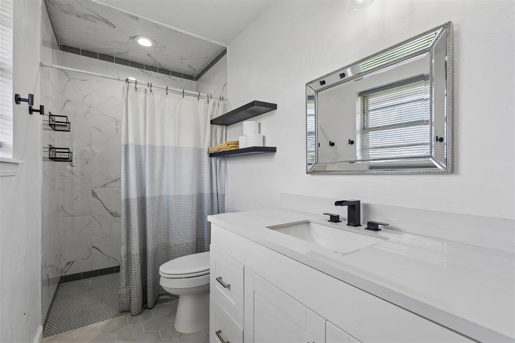 2111 Van Buren Avenue Property Photo 23