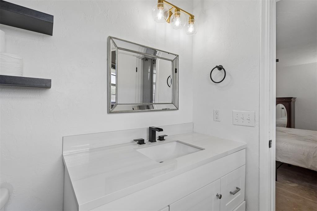 2111 Van Buren Avenue Property Photo 24