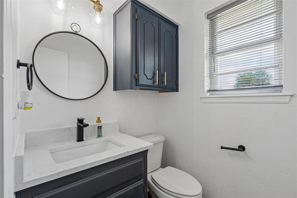 2111 Van Buren Avenue Property Photo 32