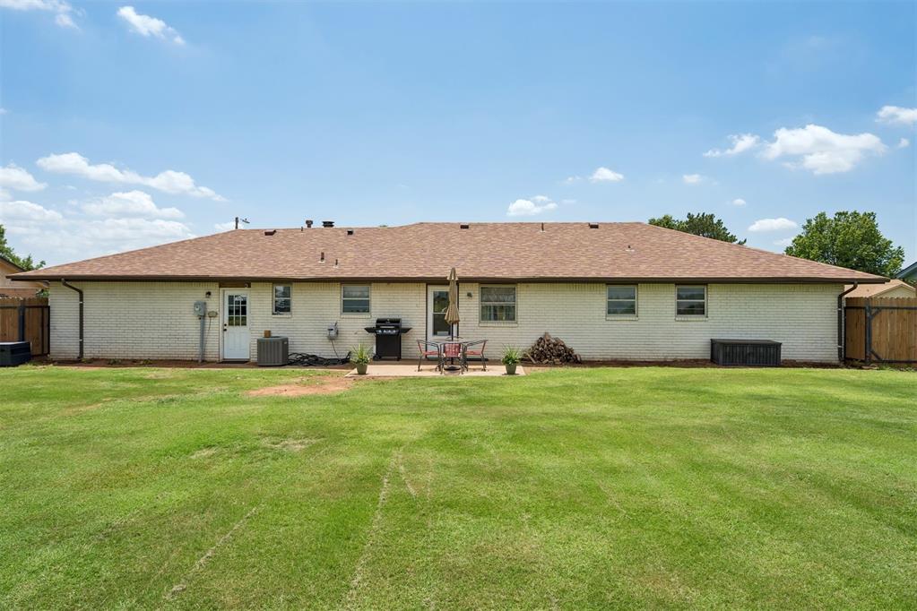 2111 Van Buren Avenue Property Photo 37