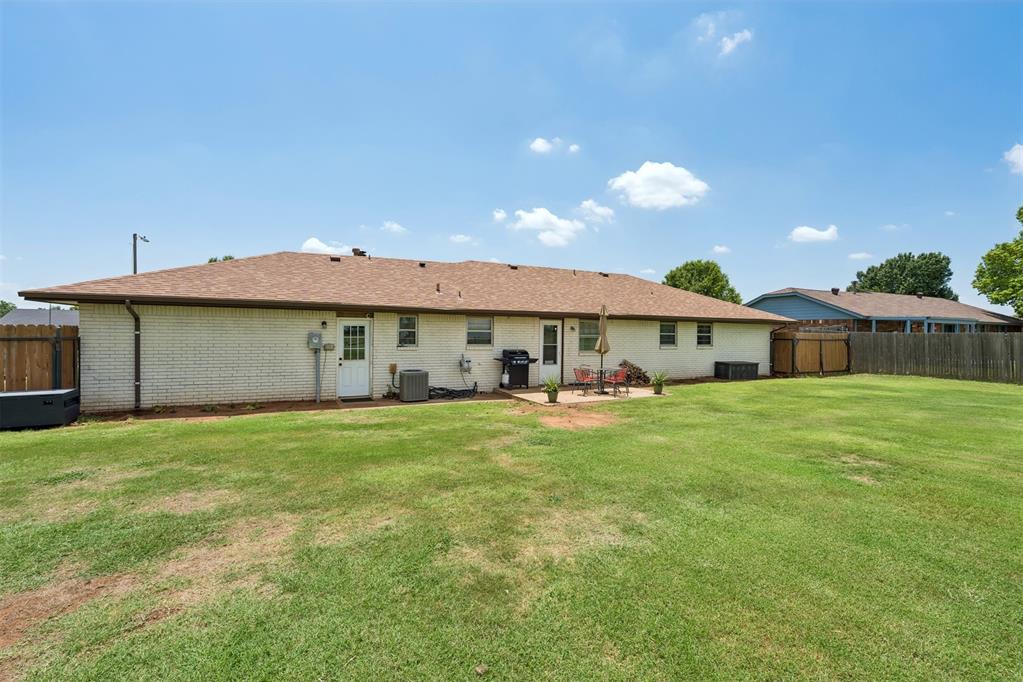 2111 Van Buren Avenue Property Photo 38