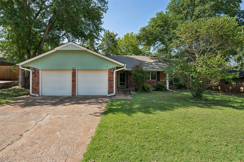 510 Leaning Elm Drive Property Photo 3