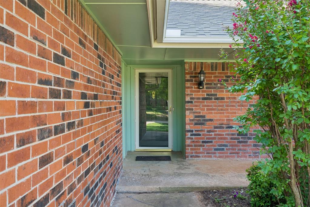 510 Leaning Elm Drive Property Photo 6