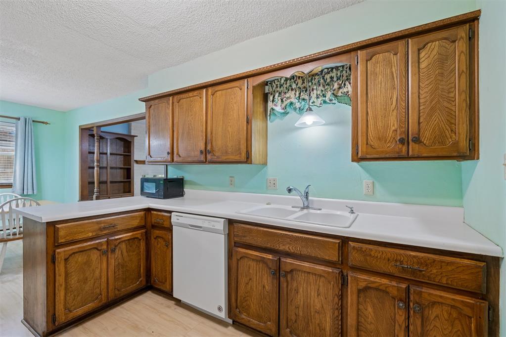 510 Leaning Elm Drive Property Photo 17