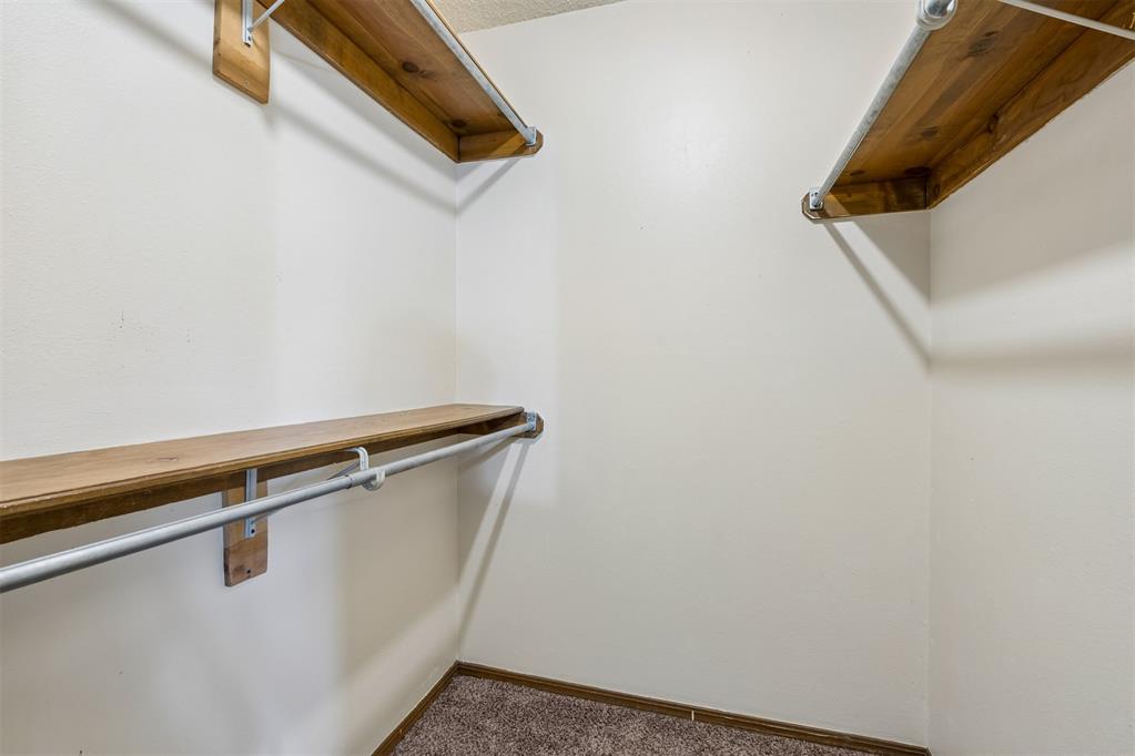 510 Leaning Elm Drive Property Photo 30