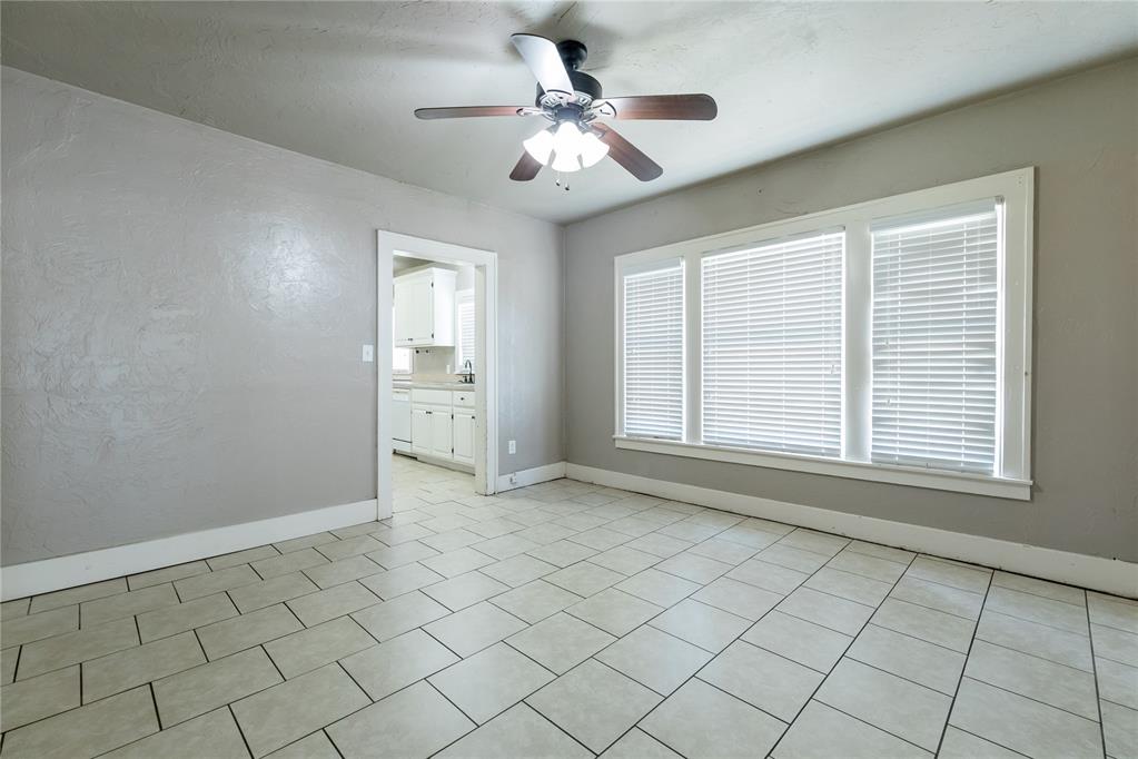612 W 6th Street Property Photo 5