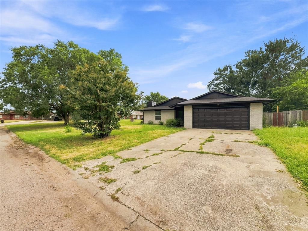 101 Gayla Street Property Photo 3