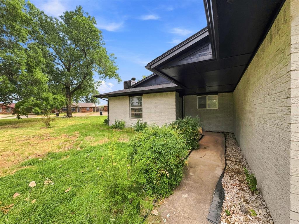 101 Gayla Street Property Photo 6