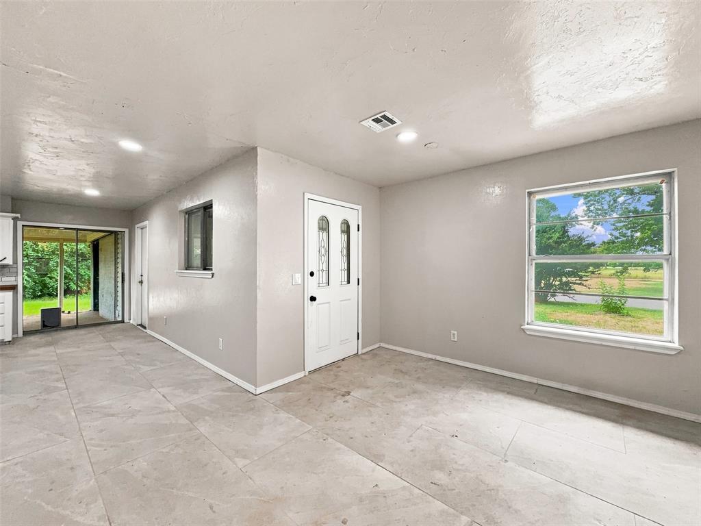 101 Gayla Street Property Photo 8