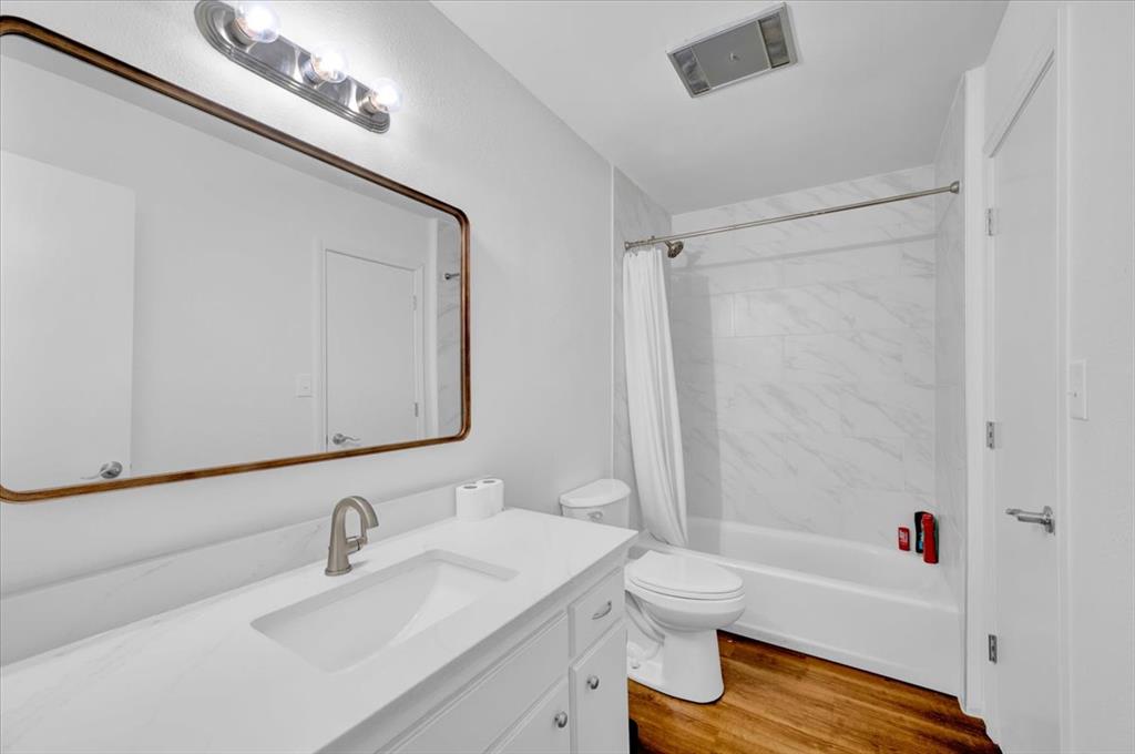 702 E Redbud Court 702 & 704 Property Photo 14