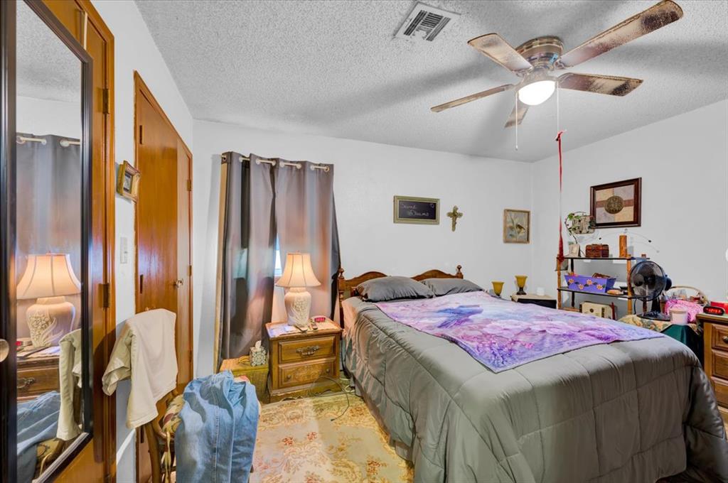 702 E Redbud Court 702 & 704 Property Photo 31