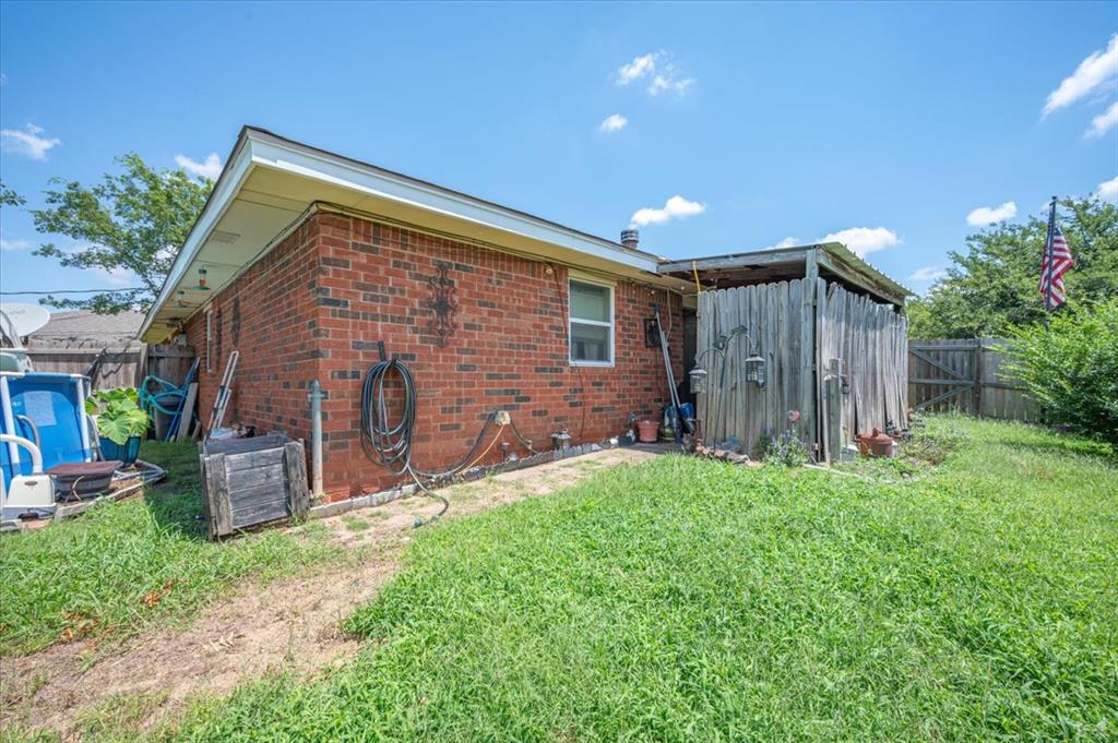 702 E Redbud Court 702 & 704 Property Photo 35