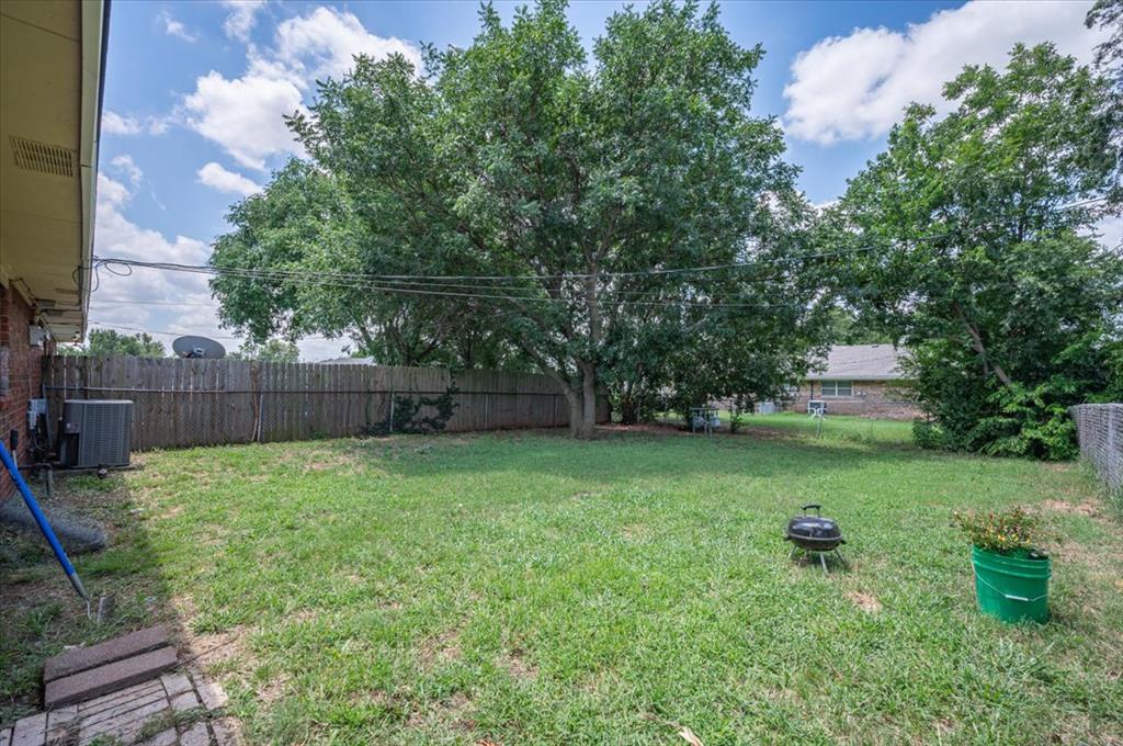 702 E Redbud Court 702 & 704 Property Photo 39