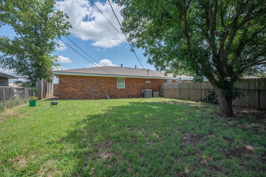 702 E Redbud Court 702 & 704 Property Photo 40