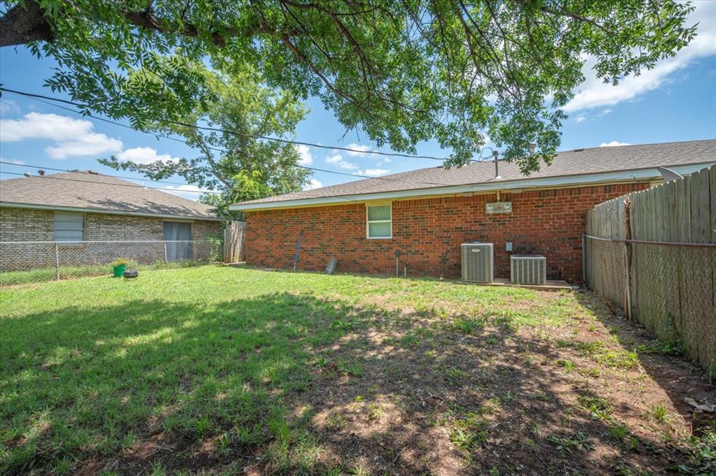 702 E Redbud Court 702 & 704 Property Photo 41